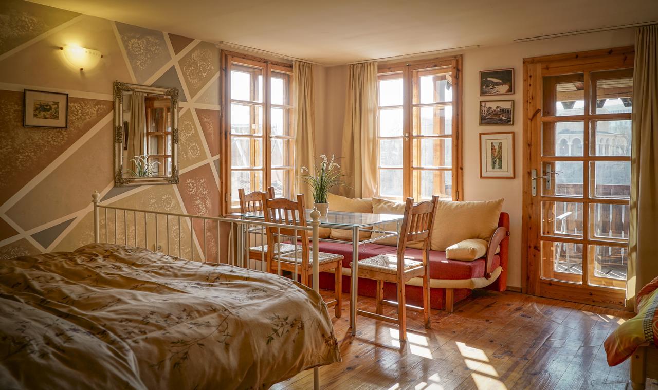 Rooster House Hotell Veliko Tŭrnovo Eksteriør bilde